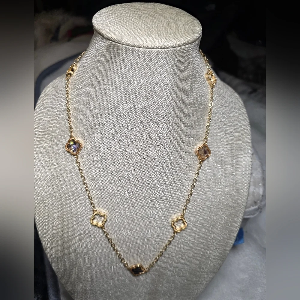 T Tahari Elegant Gold Flower Necklace 24
